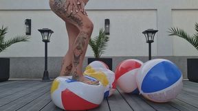 BAREFOOT BEACH BALL POPPING RAMPAGE – STOMPING, ASS BOUNCING & FLATTENING