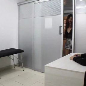 A Massage with a Happy Ending - Porn in Spanish