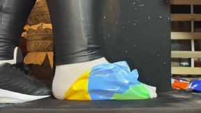 98kg Bigbootylucy Stomp Popped 4 Mini Beachballs and 35cm Bb! 2 Cams - Slow-mo