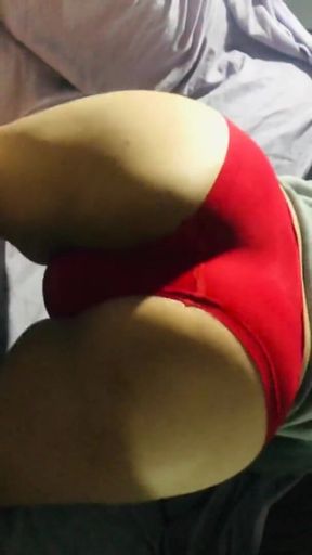 I Move My Ass to My Boyfriend