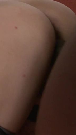 Memorable moment from &quot;Sie dr&auml;ngt sich gegen ihn und st&ouml;hnt laut auf&quot;