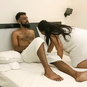 Indian cheating wife has hot sex! Indian small penis sex