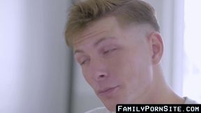 FamilyPornSite.com - Horny twink deepthroats ginger big cock daddy before hardcore an