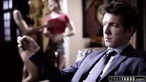 Sexy Vid Couple Picks Up Teen Hitchhiker & They Have Threesome