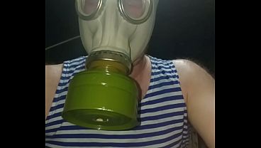 A gay man from Chernobyl (Ukraine) simultaneously rides his ass on a huge dick and masturbates his little pussy!