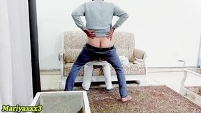 سکس طولانی با خدمتکار سکسی که اومده بود برای کار چقدر حشری بود