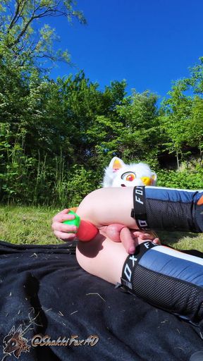 Horny Twink Uses Carrot in His Hole