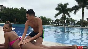 Fudendo a  gostosa que conheci na piscina (completo no red)