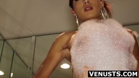 Stunning ladyboy sensual bathing body show