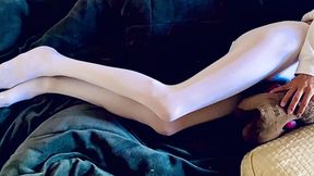 The world&#039;s best, pillow with thin legs Even a masturbator with high vaginal pressure can satisfy the other person with such a portio