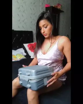 Rosa's dirty morning with a rich plug