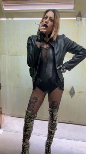 Camo boots and gloves