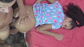 pequena enteada - petite anal com seus peitos pequenos l