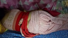 Desi Bhabi Soniya get boob pressed Ass grabbed