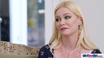 Blonde realtor caught fingering herself while lesbians kiss