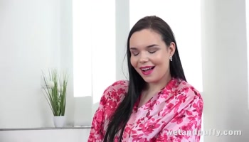 Sofia Lee's Sizzling Solo: Fingering & Dildo Delights