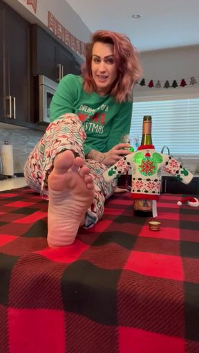 Xmas With Gwen &amp; Her Soft, Delicious, Gorgeous Feet