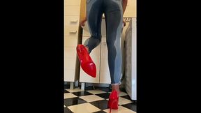 Wetting extremely Jeans and Red classic High Heels and play with Pee