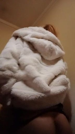 Stunning Hot Shemale Masturbating