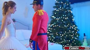 Nympho stepsis Molly gets pounded by hunky bro's XXXL tool after XXX show