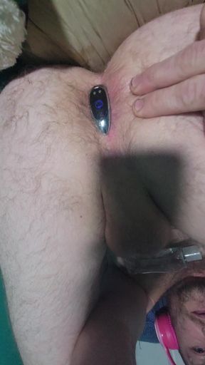 I love playin withmy vibrating butt plug