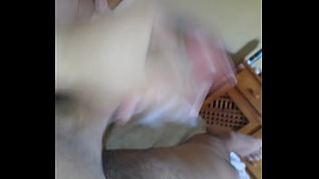 Batendo uma e gozando gostoso