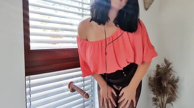 ASMR Thigh Job through my torn pantyhose hole - FULL VID on ONLYFANS