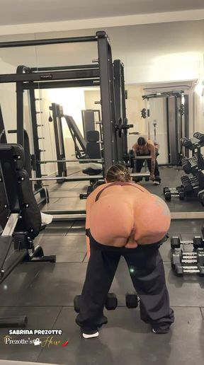 The Hottie Showing off Her Workout Skills, Being Sensual at the Gym.
