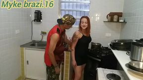 covidei a nicole romanoff para ir na minha casa e ela aceitou e foi faser o jantar so k eu nau resestir de ver ela tao bonita na conzi nua e covidei ela para nos transar premeiro depois ela termina