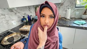 ”Arab teen wifey Hadiya Honey really needs to learn a few things about sex”