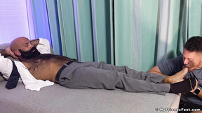 Bearded Businessman Lando Receives Weekend Foot Worship