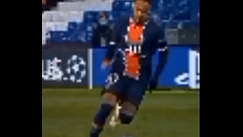 Neymar macetando gostoso a zaga do advers&aacute_rio ao som de motoRola ?