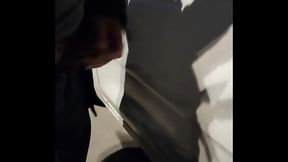 petite exhibe sur un parking je me masturbe dans ma culotte devant un voyeur qui...