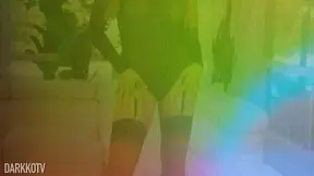 Busty Melissa Stratton gives double blowjob in an MMF extravaganza