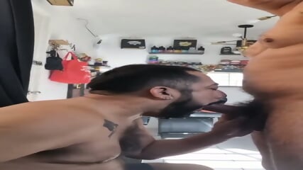 Moreno Maconheiro  Fumar E Levar Charuto De Carne