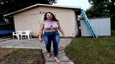 Queen Gia Love wetting skintight jeans omorashi