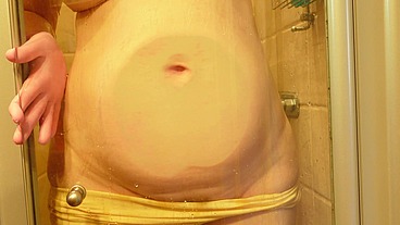 Belly Button Fetish: in the shower