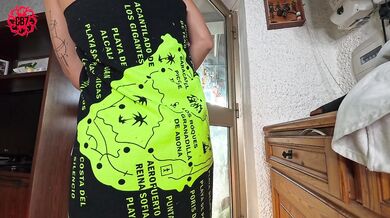 The courier and the housewife (cuckold)