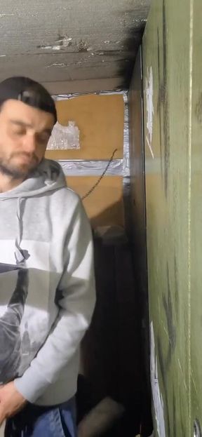 I'm Wank in Me Builted House on Tree