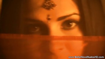 Indian dancer is slowly getting naked in front of the camera to make guys jerk off