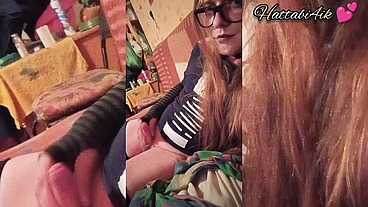 Сучька фембой писает на себя брызги спермы с мочой грязная шлюха