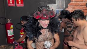 noite de halloween no hot cruising bar com varios machos roludos e me deram muito leitinho quente