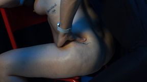 Anonymous woman with a big butt experiences her first squirting experience and had no idea what it would be like.