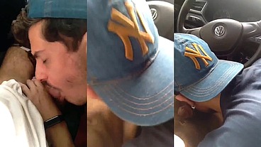 O motorista do Uber me botou pra mamar durante a viajem, ficou apertando o pau pra eu perceber e cai logo de boca