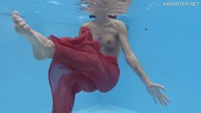 ”Underwater naked hottie Hermione Ganger getting horny”