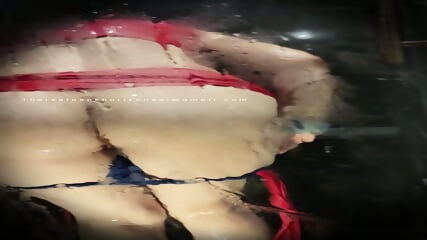 Indian Hotwife Pankhuri aka TherealPankhuriKunaal bath
