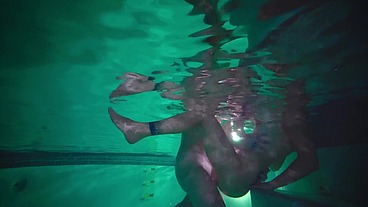 Underwater Pool Fuck