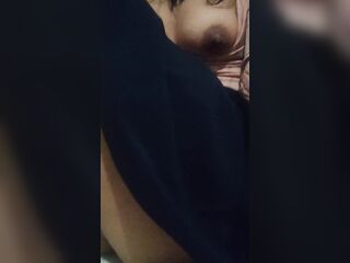Me gustaría que me metas la lengua a mi pussy ????