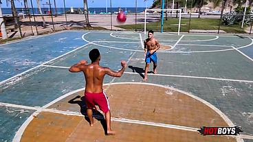 Fodendo o safado junto do meu amigo