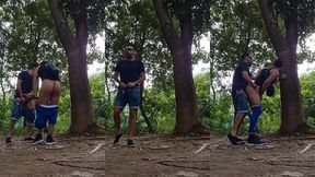 casado arrombando meu cu na trilha do parque